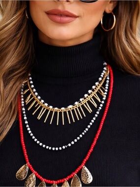 Plunder Tenaya Black Red
Gold Bead Chain Pendant Necklace